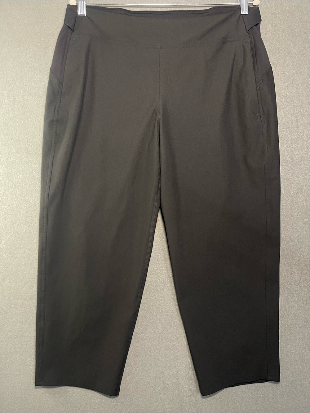 Lululemon Black Wide Leg Cropped Pants Size 12